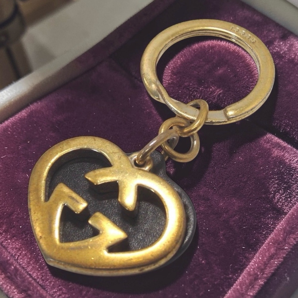 GUCCI Interlocking GG Heart Keychain/ Bag Charm ❤️